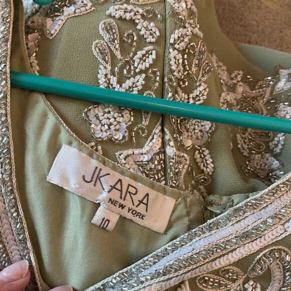 J Kara Green Sequins and Beads Sleeveless Long Formal Gown 10 - Picture 7 of 11